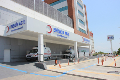 Kar maskeli şahıs 16 yaşındaki genci başından bıçakladı