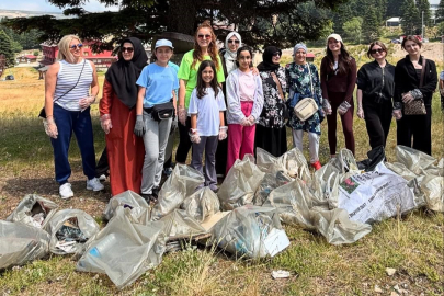 Doğa için el ele: Uludağ’da gönüllüler 30 poşet çöp topladı