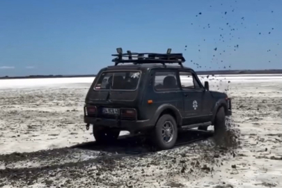 Tuz Gölü'nde drift skandalı: Araç trafikten men edildi