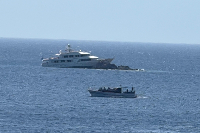 Lüks motoryat gece kayalıklara çarptı: 7 kişi kurtarıldı