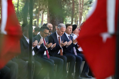 'Demokrasi ve Milli Birlik Günü' İnegöl’de şehitlik ziyaretiyle başladı