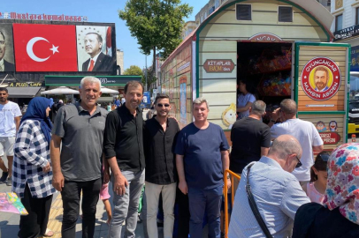 Bursa'da Oyuncakçı Amca, çocukların yüzünü güldürdü