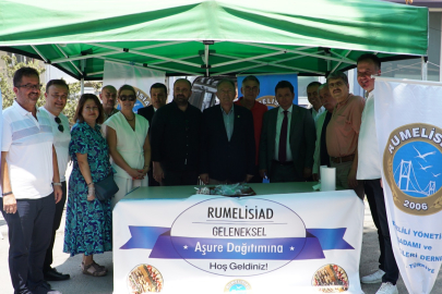 RUMELİSİAD'ın Geleneksel Aşure Dağıtımına Büyük İlgi