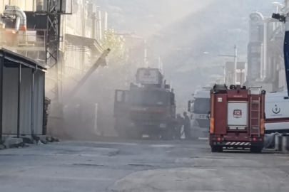 Bursa'da mobilya fabrikası alev alev yandı