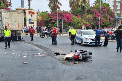 Kamyon ile motosiklet çarpıştı: 1 ölü, 1 yaralı