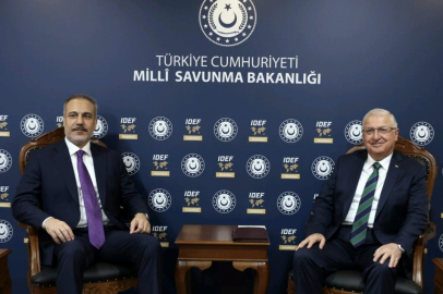 Bakan Güler ile Dışişleri Bakanı Fidan IDEF'te görüştü