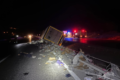 Balıkesir-Bursa yolunda TIR kazası: Sürücü yaralandı