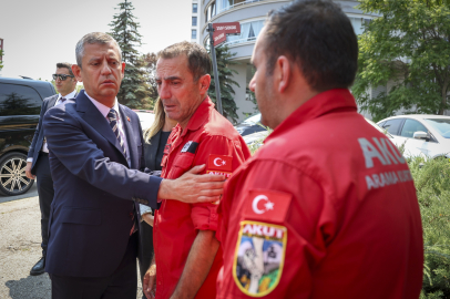 Başkan Özel'den AKUT'a taziye ziyareti