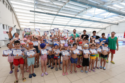 Minik kulaçlar ikinci dönemi tamamladı