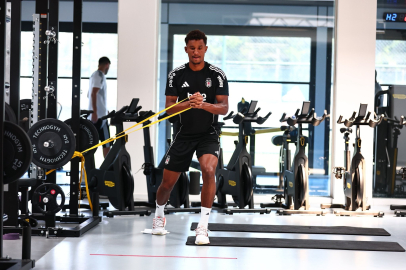 Beşiktaş, günün ikinci antrenmanında salonda çalıştı