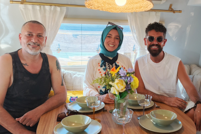 Mehmet Çevik'in karavanına Hüsnü Şenlendirici'den sürpriz ziyaret