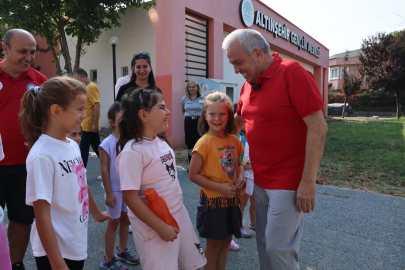 Başkan Şadi Özdemir'den minik sporculara sürpriz ziyaret