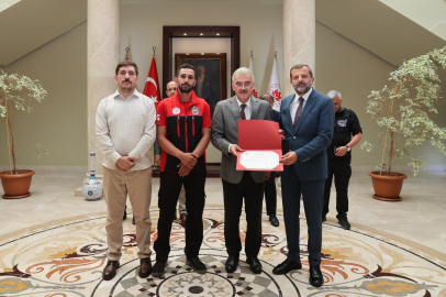 Bursa’daki orman yangını kahramanlarına Vali Ayyıldız’dan teşekkür