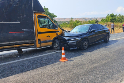 Bursa'da kafa kafaya çarpışma: 6 yaralı