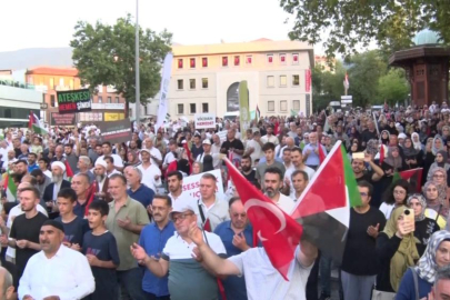 Bursa'da yüzlerce kişi Gazze için yürüdü