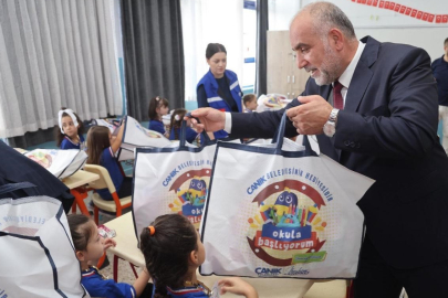 Başkan Sandıkçı: "Öğrencilerimiz için  kırtasiye desteğimiz devam ediyor"