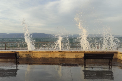 Bursa Valiliği'nden fırtına uyarısı: Etkili rüzgâra dikkat!