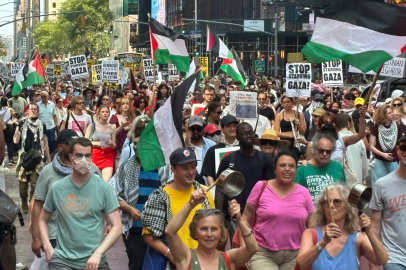 New York’ta on binlerce kişilik İsrail protestosu