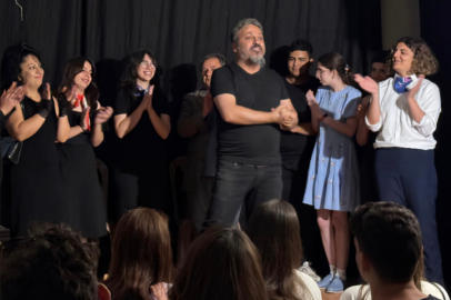 Defne’de Tiyatro Salonu Talebi