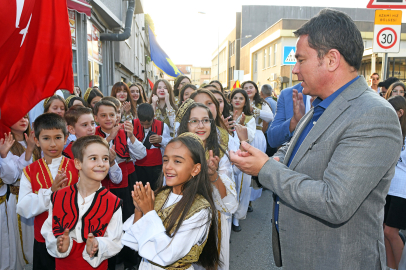 Balkan rüzgârı Bursa’da esti: Festival renkli kortejle başladı