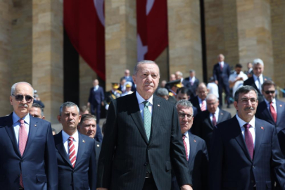 Devlet erkanı, Anıtkabir'de...