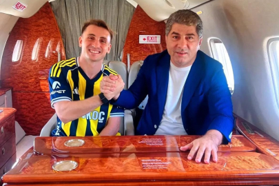 Kerem Aktürkoğlu Fenerbahçe formasını giydi