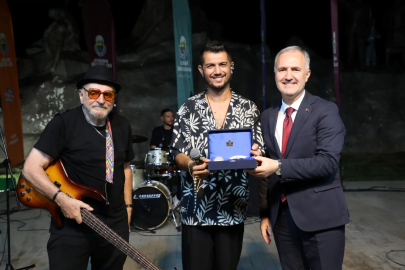 İnegöl’de Riva Orkestrası ve Semih Kandemir’den zafer konseri