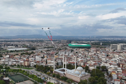 Bursa'da gökyüzüne özgürlük çizdiler: Filistin’e destek uçurtması