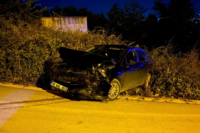 İnegöl’de kafa kafaya çarpışma: 4 kişi yaralandı