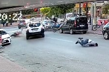 Bursa’da motosiklet kazası: Metrelerce havaya fırladı