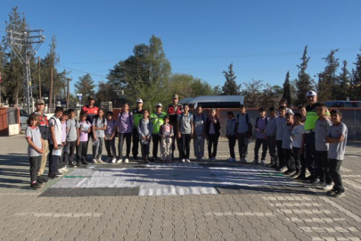 Kilis’te Jandarma, öğrencilere trafik kurallarını uygulamalı anlattı