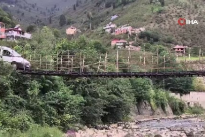 Süme Köyü’nde tek geçiş yolu tehlike saçıyor