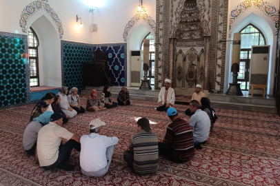 Engelli bireyler Muradiye Camii'nde maneviyatla buluştu