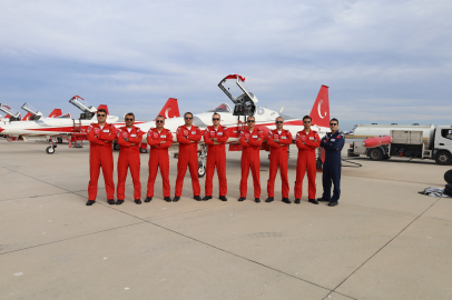 Türk Yıldızları’ndan Tarihi Yarımada üzerinde nefes kesen gösteri