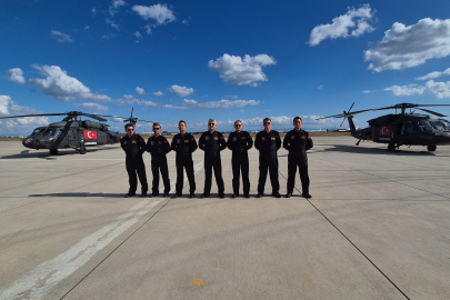 Jandarma pilotları “Çelik Kanatlar” gösterisiyle izleyenleri büyüledi