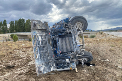 Bilecik'te devrilen tanker sürücüsü yaralandı