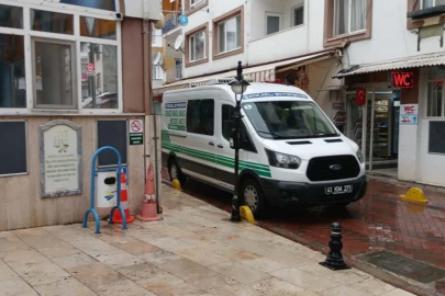 Sokak ortasında öldürülen kadın son yolculuğuna uğurlandı