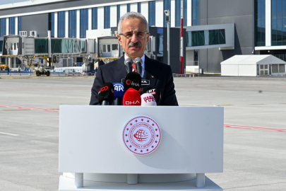 Bakan Uraloğlu: Günde 686 bin kişi hava yoluyla seyahat etti