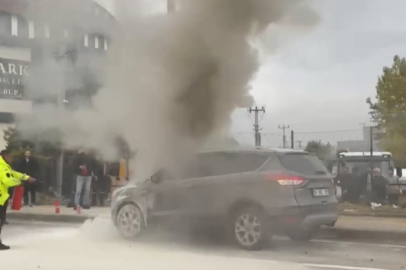 Bursa’da araç yangını: Polis dakikalar içinde müdahale etti