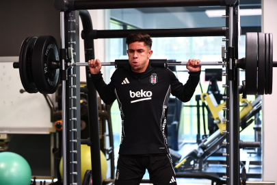 Beşiktaş günün ilk idmanında salonda çalıştı