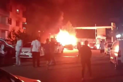 Park halindeki araç alev topuna döndü