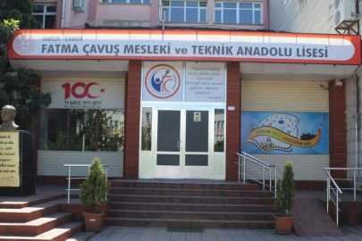 Liseliler kantin yemeğinden zehirlendi: 3 öğrenci hastaneye kaldırıldı