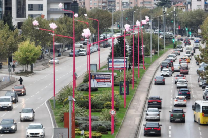 UEDAŞ’tan pembe ışıkla hayat mesajı: Erken teşhis şart