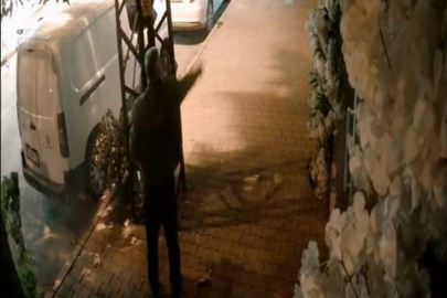 İnegöl'de kuaförün camına yumurta fırlattı: Şüpheli aranıyor