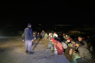 İzmir' de 13’ü çocuk 30 düzensiz göçmen yakalandı