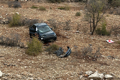 Kontrolden çıkan otomobil şarampole devrildi: 2 yaralı