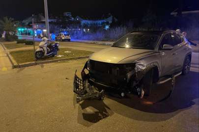 Manavgat'ta motosikletle otomobil çarpıştı: 1 yaralı