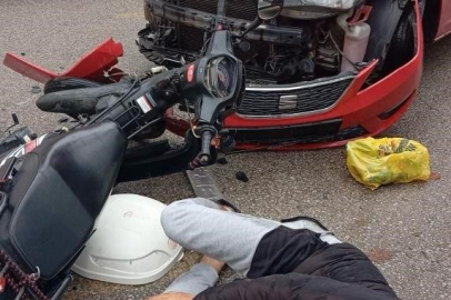 Motosiklet ve otomobil kafa kafaya çarpıştı: 1 yaralı