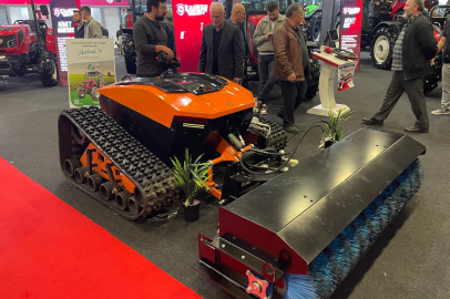 Tarlada traktör, savaşta silah: Yerli teknoloji sahada