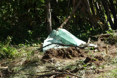 Kontrolden çıkan otomobil bahçeye uçtu: 1 ağır yaralı